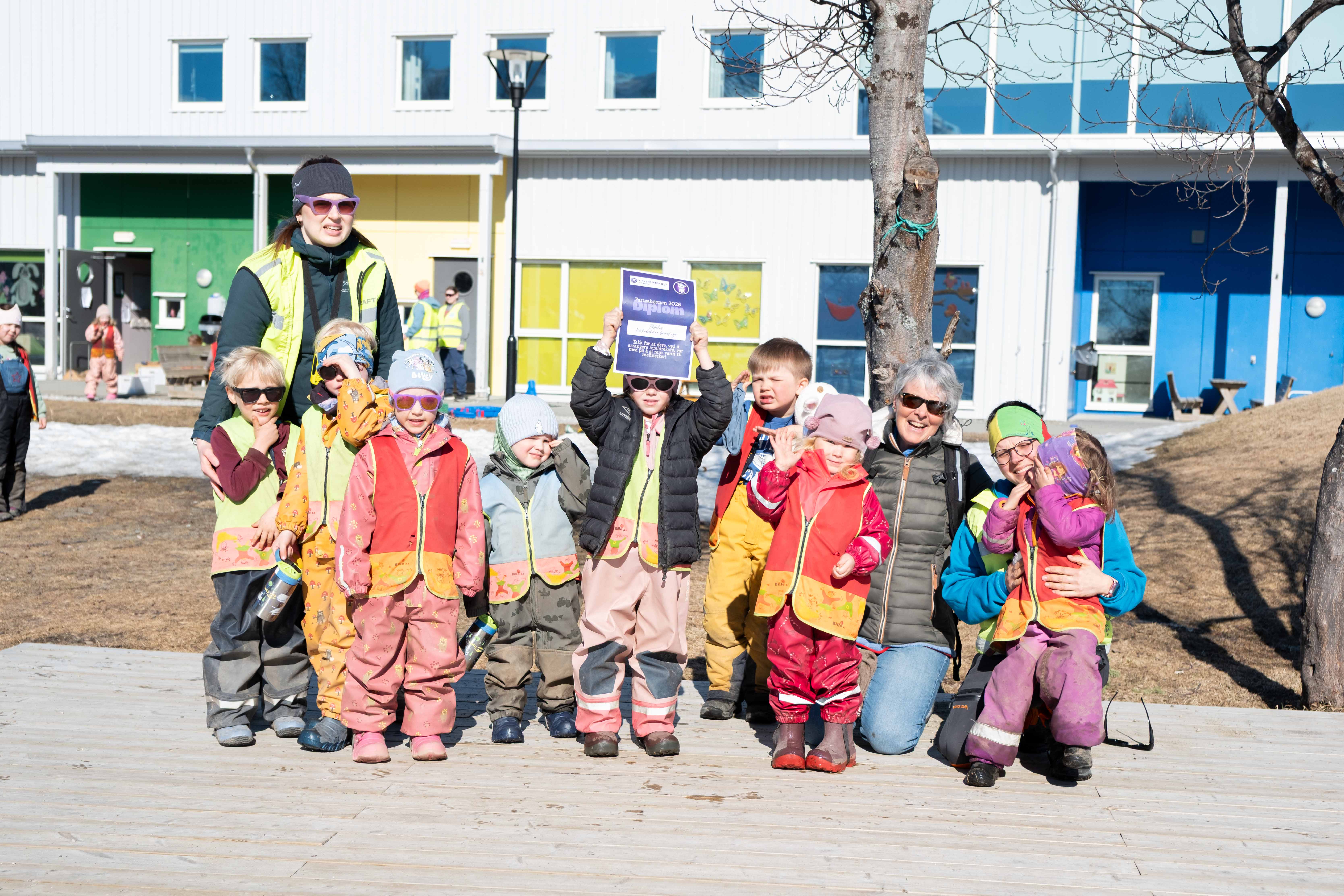 Kirkebakken barnehage fikk diplom for å ha arrangert foreldrekafé til inntekt fasteaksjonen. 